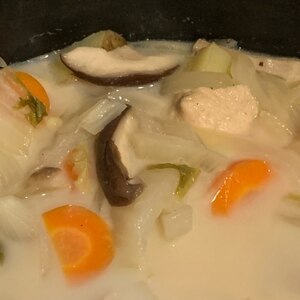 豆乳で暖かヘルシー具沢山スープ